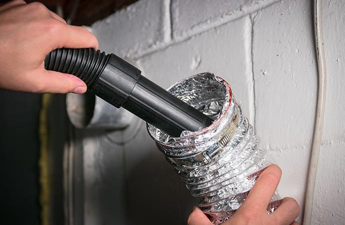 Cleaning duct